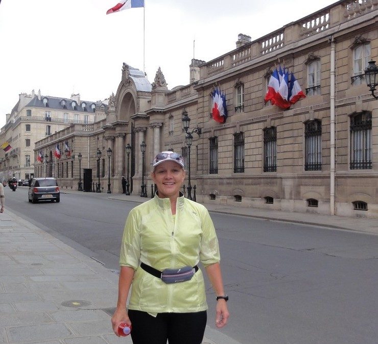 Devant l’Elysée avec Cindy