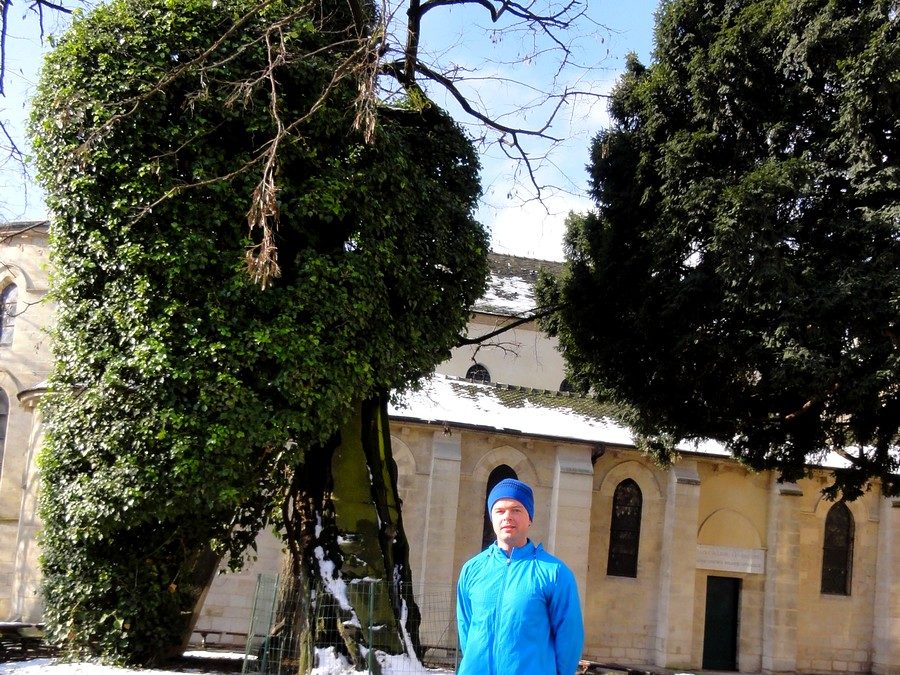 Devant le plus vieil arbre de Paris avec Michael