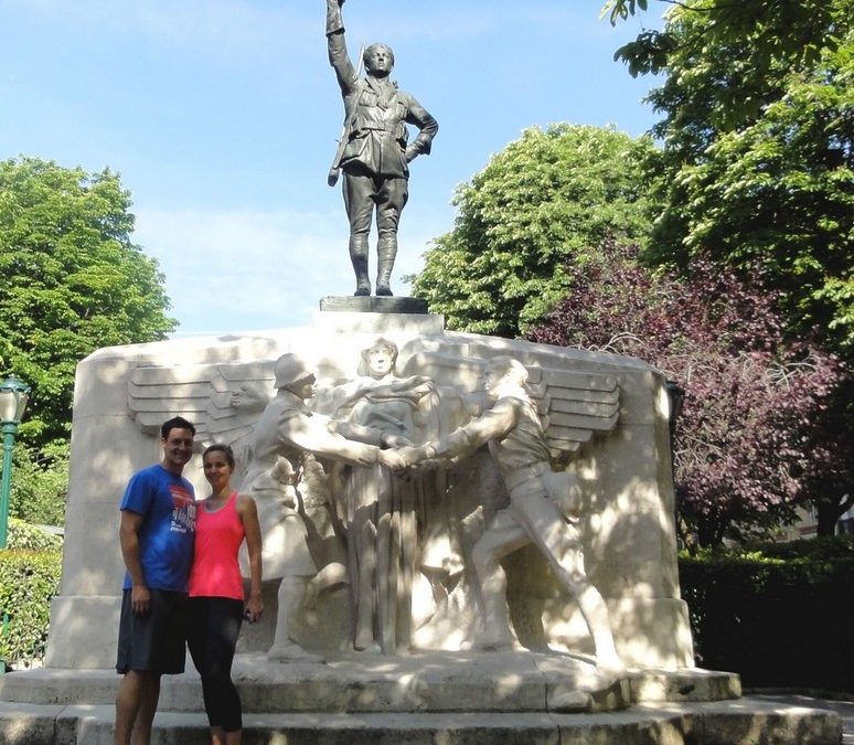 De la place des Etats-Unis au Palais Royal avec Eather et Chris