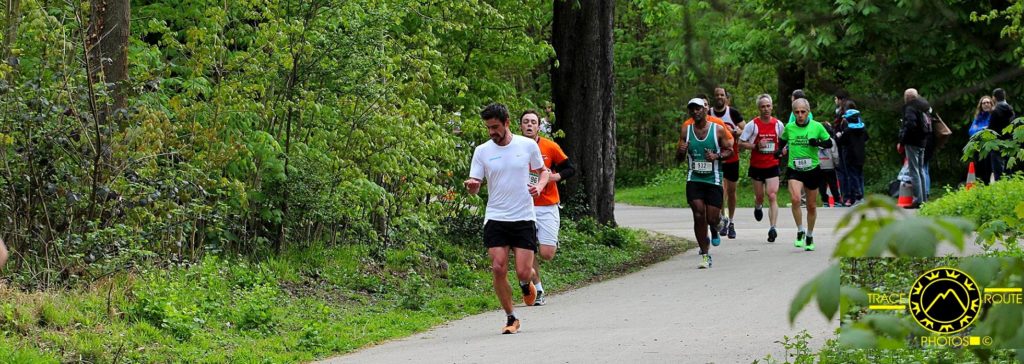 The pleasure of running in the beautiful green alleys of the Bois de Boulogne