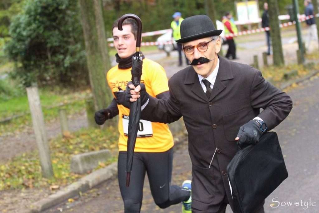 Les moustaches sont obligatoires et tous les déguisements sont permis