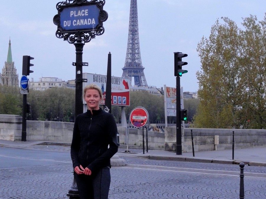 Paris Marathon 2012, Kilometer 1, with Sarah