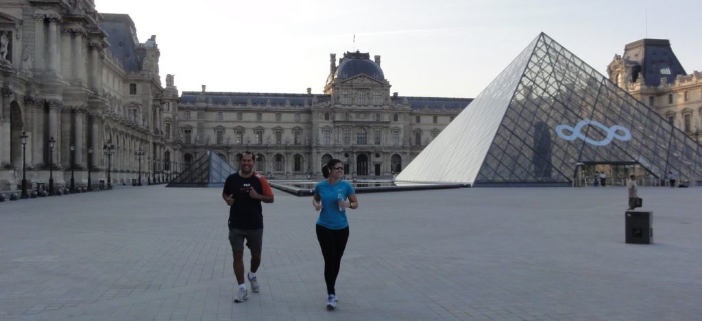 2013-07-22_12_LouvreRunning
