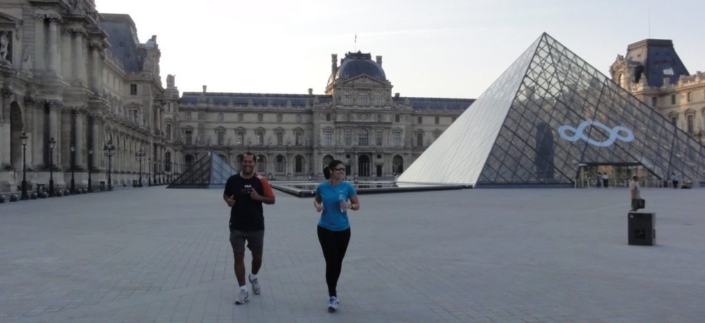 2013-07-22_12_LouvreRunning