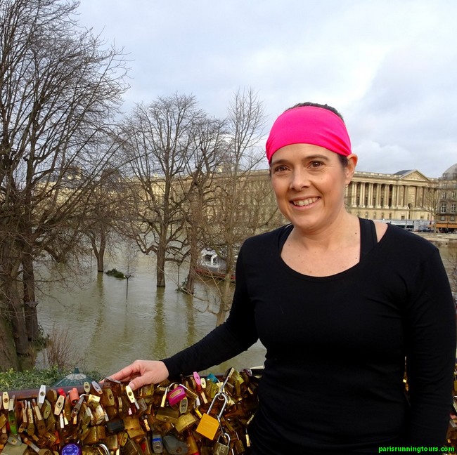 Around the flooded Seine with Robin