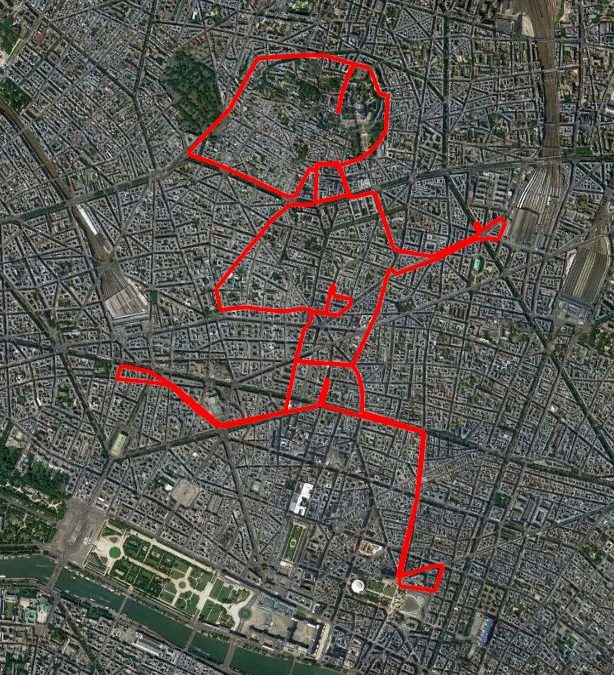 Follow this running Lady in Paris!